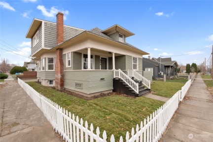 401 Chase Avenue, Walla Walla, WA 99362, 6 Bedrooms Bedrooms, ,3 BathroomsBathrooms,Residential,For Sale,Chase,NWM2313023